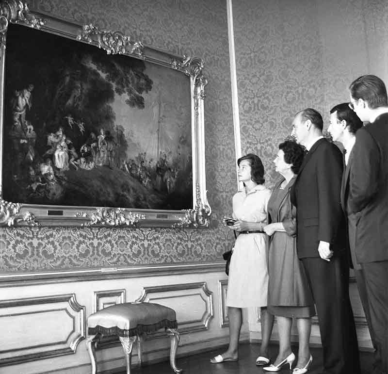 Hohenzollern Royal Family looking at a painting