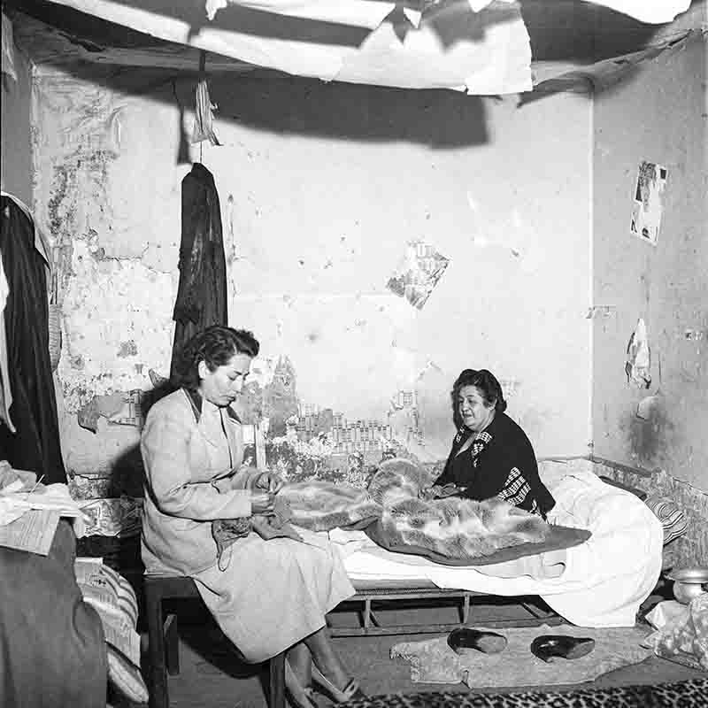 Two women in a female prison in Peru, 1954