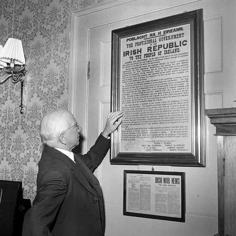 Irish President Seán Thomas O'Kelly with the Proclamation of the Irish Republic