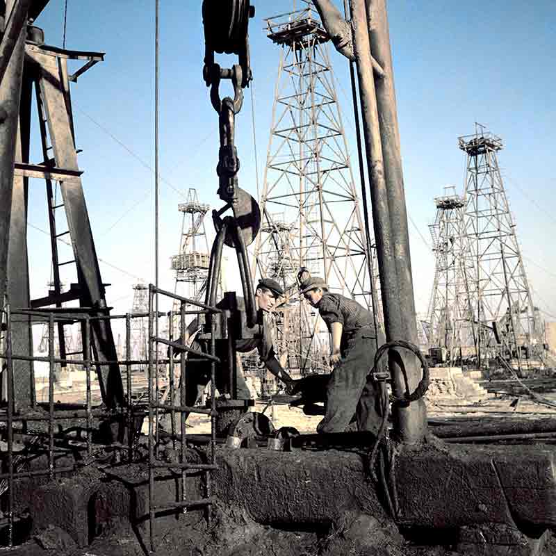 Workers on Oil Platform Neft Daşları